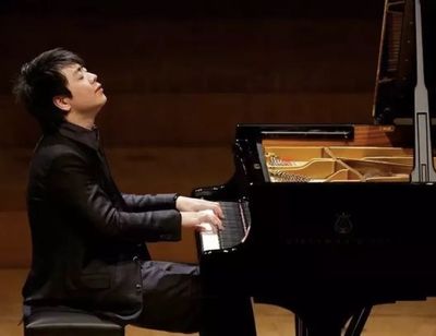 以技入道，以形傳神——從傅聰論演奏姿勢(shì)看鋼琴藝術(shù)中的肢體表達(dá)